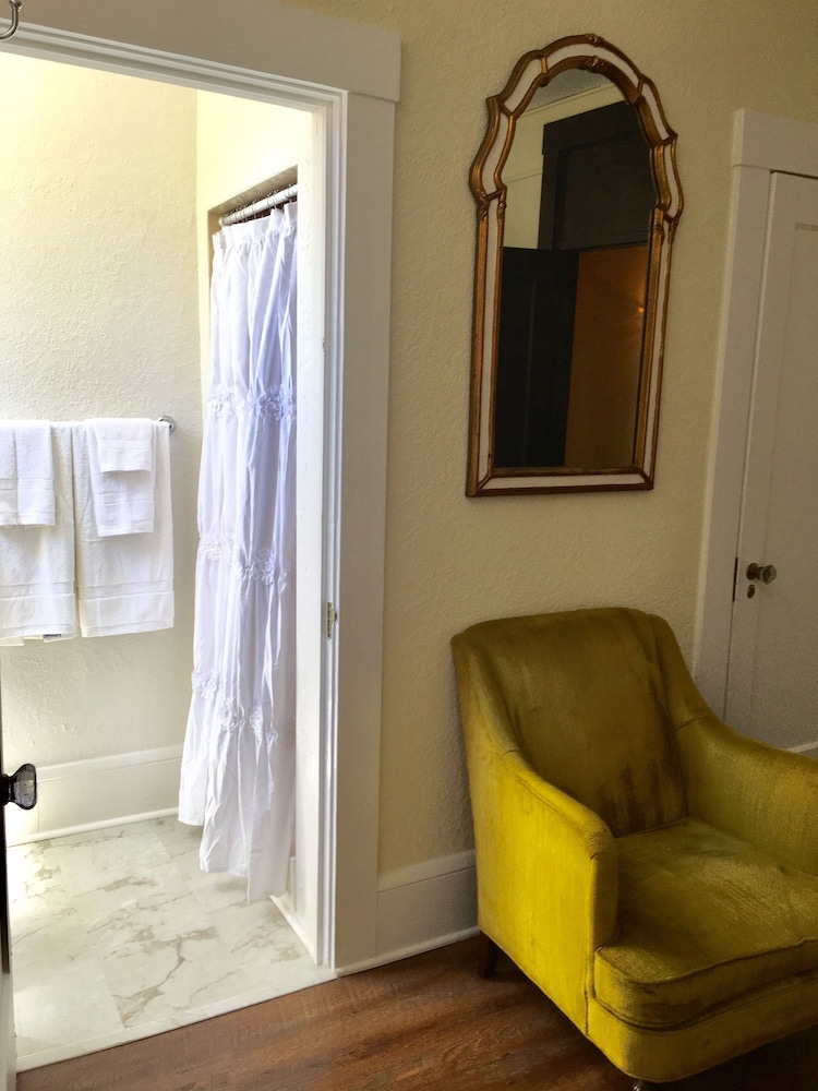 The DeLand Hotel 31/47