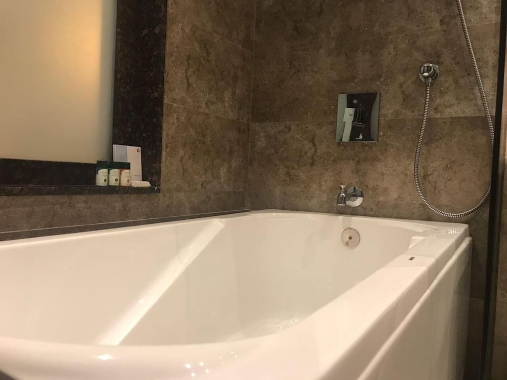 Fortune Inn Promenade 20/20