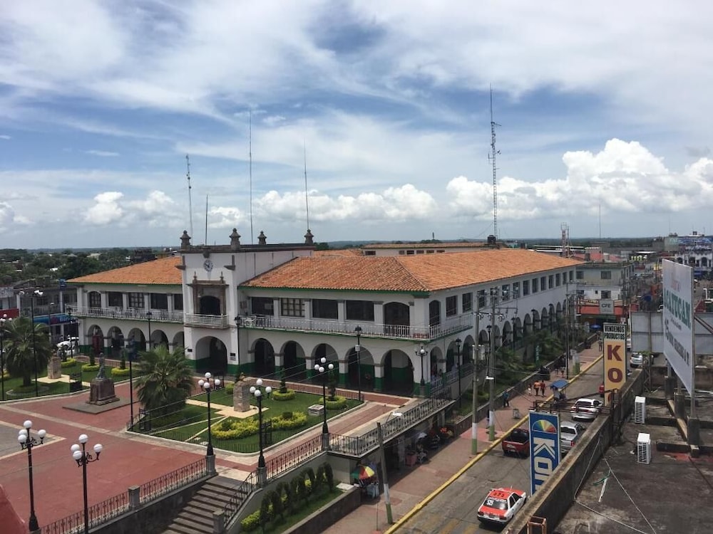 Hotel Arcos del Parque 2/46