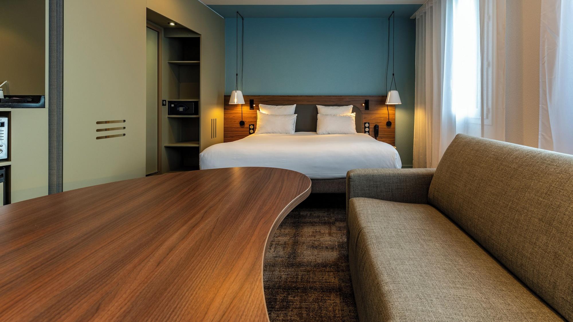 Suite, Double Bed, Sofa