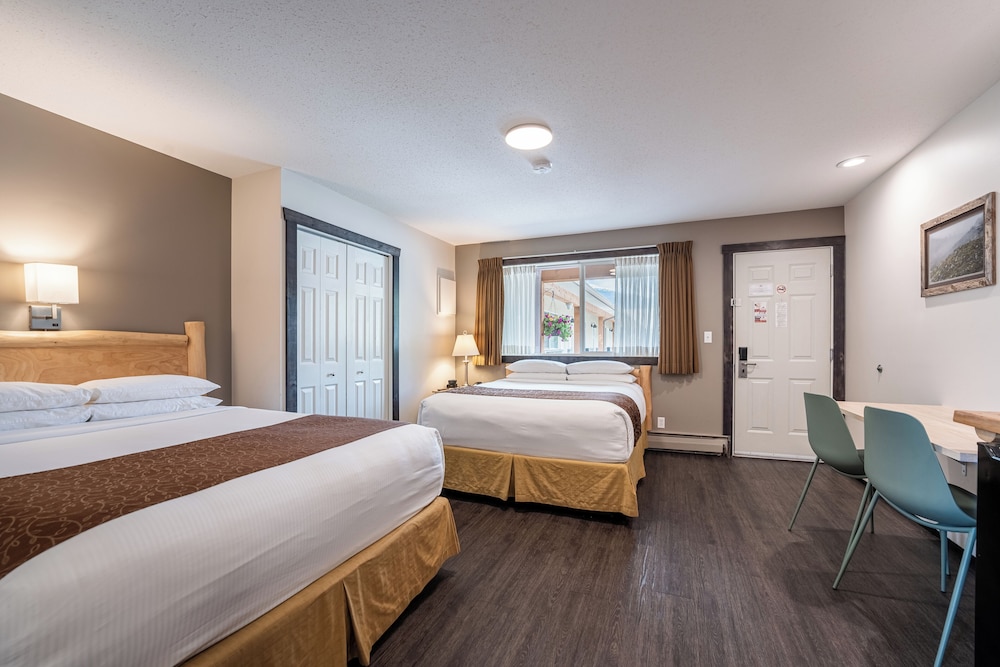 Swiss Chalet Motel 22/43