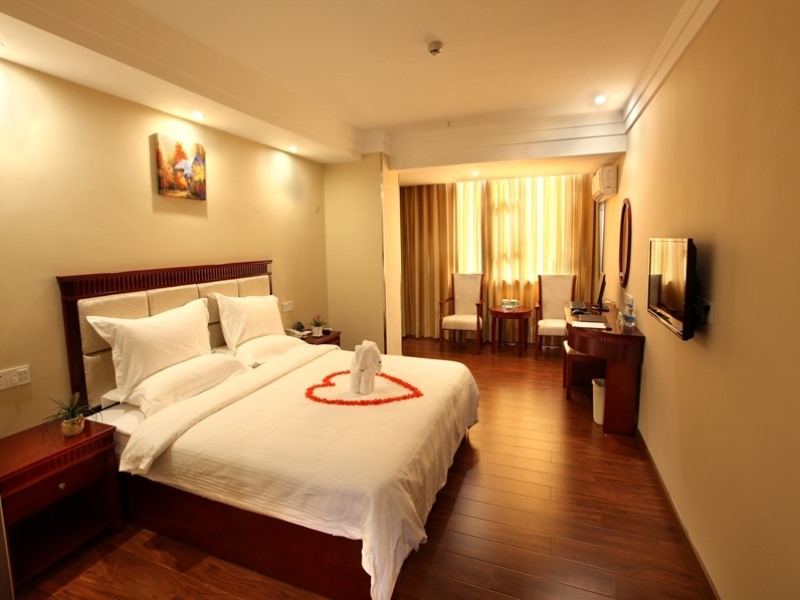 Greentree Inn Sanya Jiyang District Yalongbay Yingbin Avenue Hotel 14/23