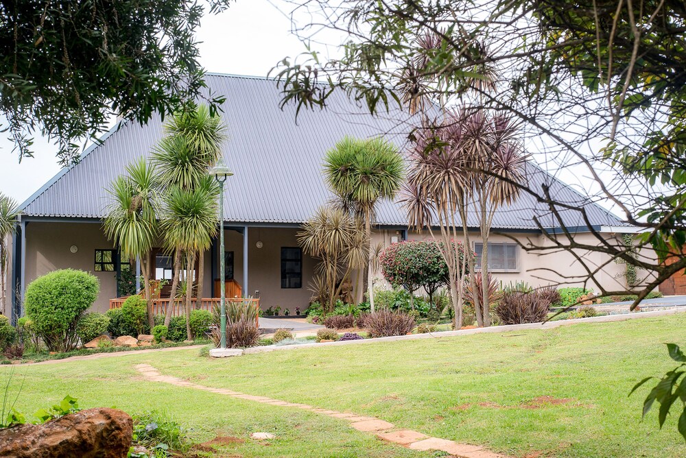 Mount Shekinah Country Hotel 22/28