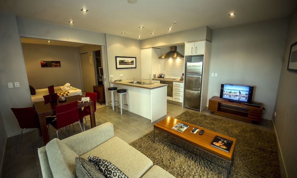 The Waterfront Suites Heritage Collection 26/50