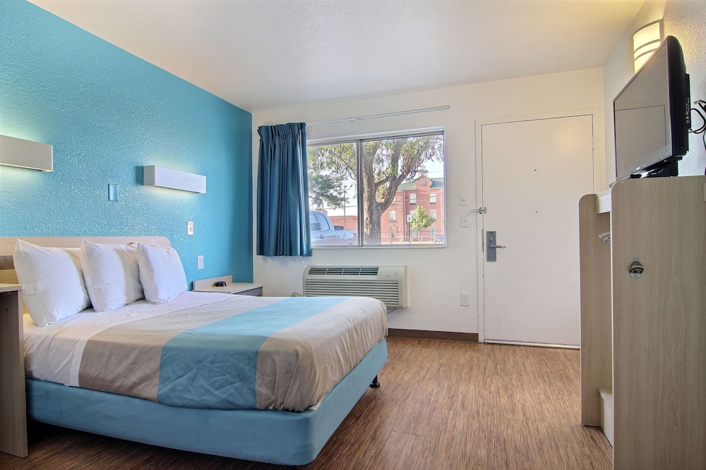 STANDARD, DOUBLE BED, ACCESSIBLE