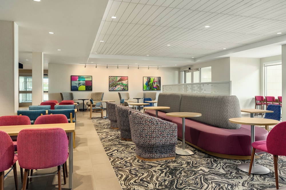 Home2 Suites by Hilton Denton 29/44