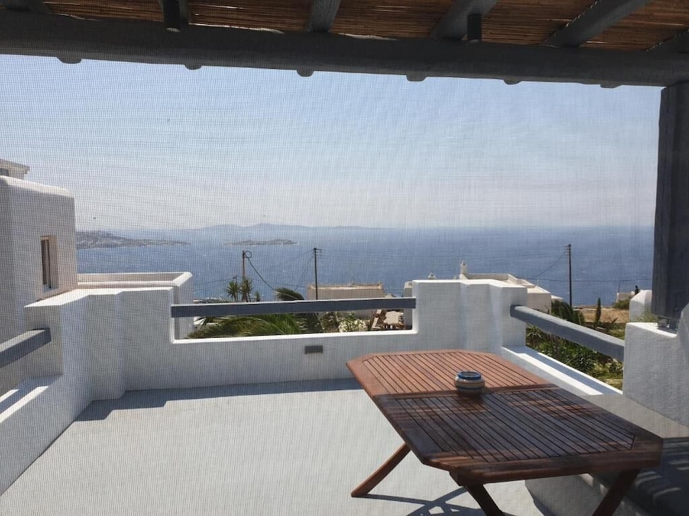 Bellou Suites 36/50