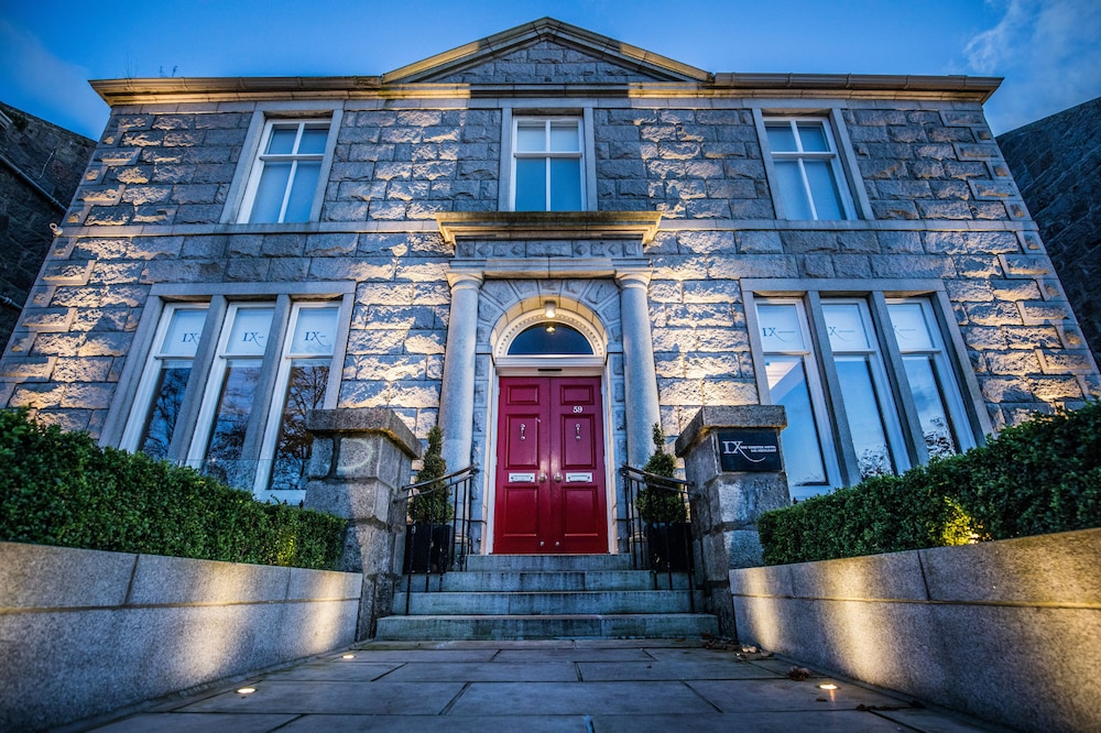 The Chester Hotel 1/49