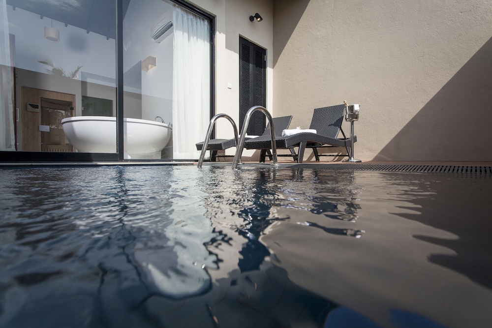 The Calm Resort and Spa 22/50
