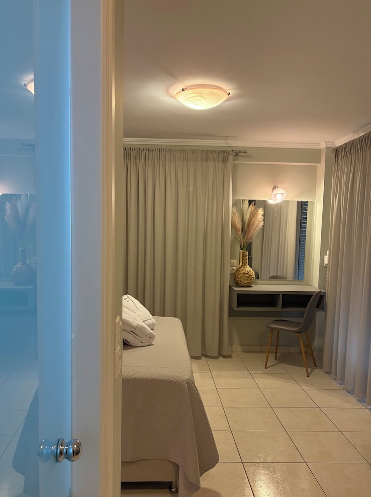 Zante Pantheon Hotel 41/67