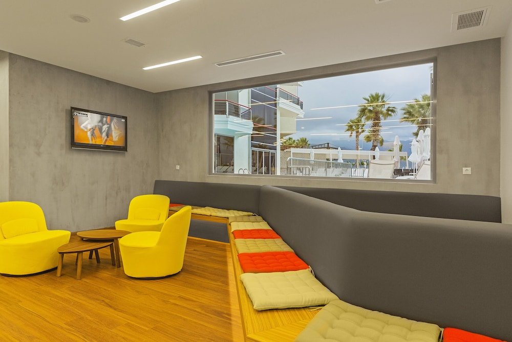 Poseidon Hotel - Adults Only 11/24