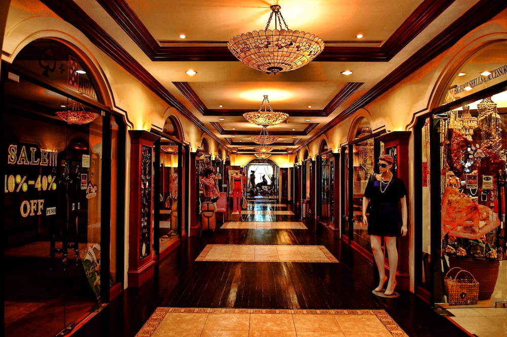 Fort Ilocandia Resort Hotel 9/50