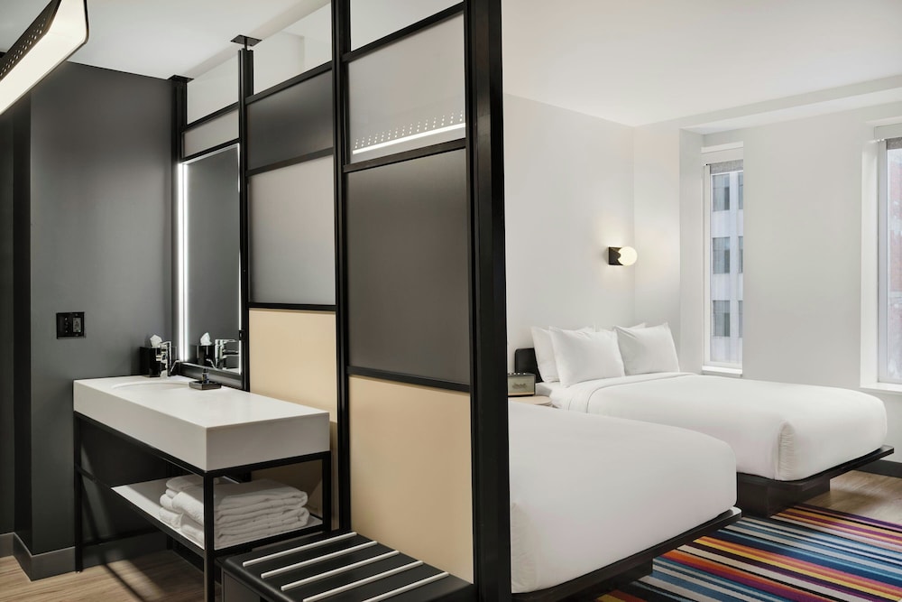 Aloft Indianapolis Downtown 34/36