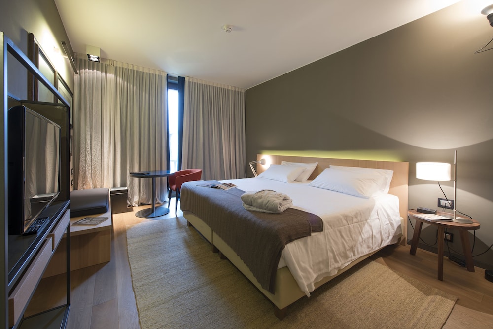 PARC HOTEL BILLIA 6/33