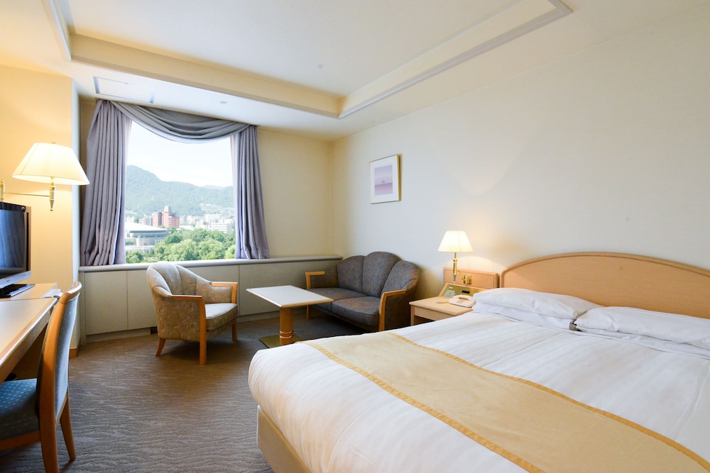 Sapporo Park Hotel 10/75