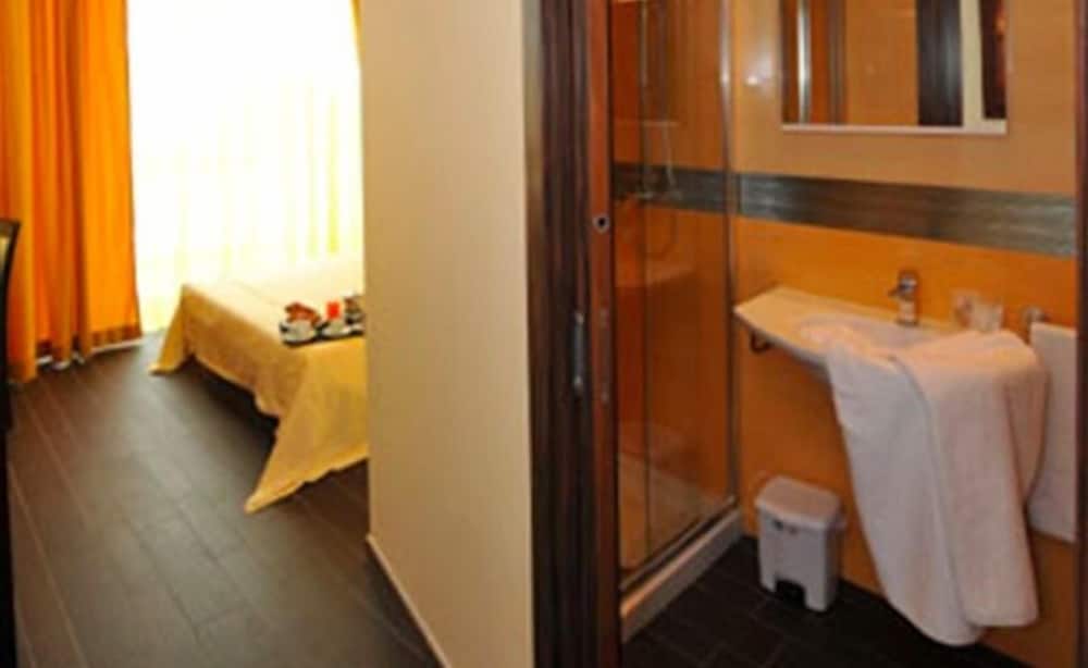 Nauticus Guest Room 36/41