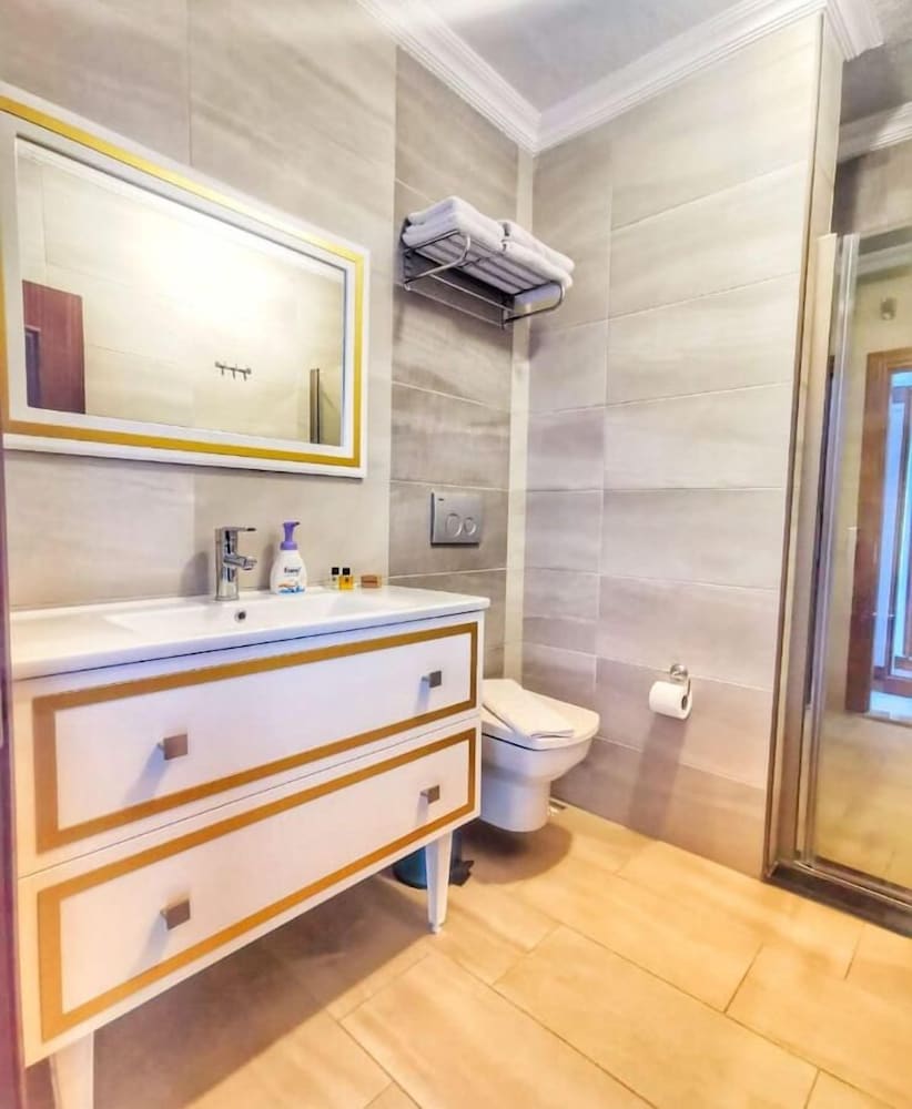 Bozcaada Fahri Hotel 19/20