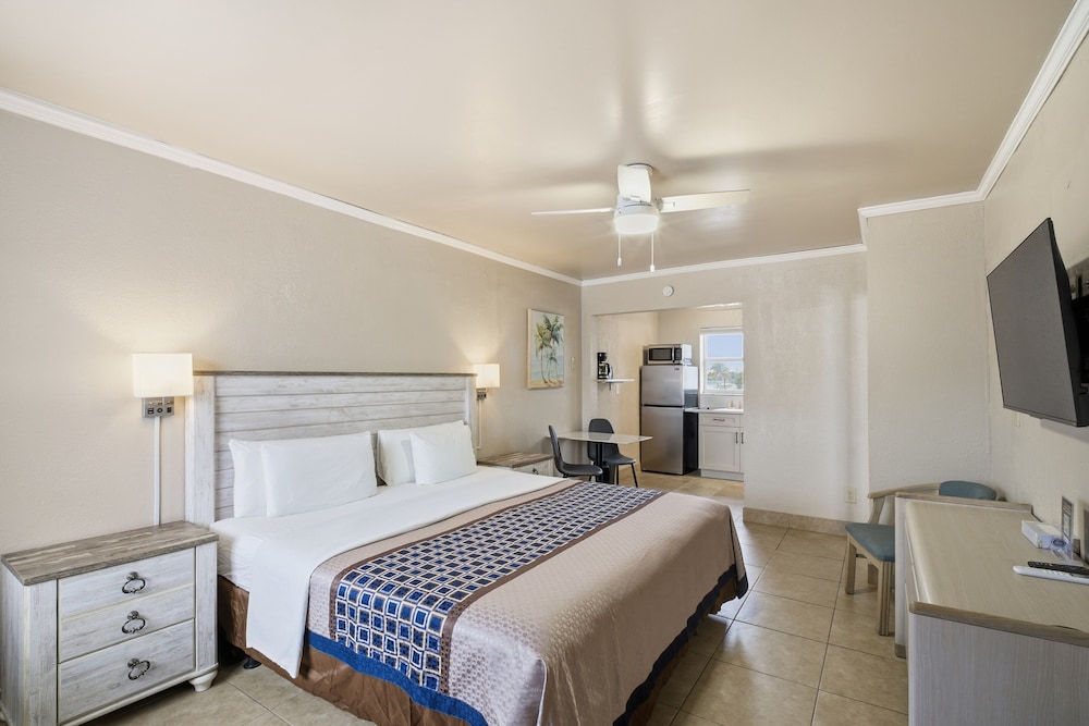DELUXE, STUDIO, KING BED, OCEAN VIEW, KITCHEN