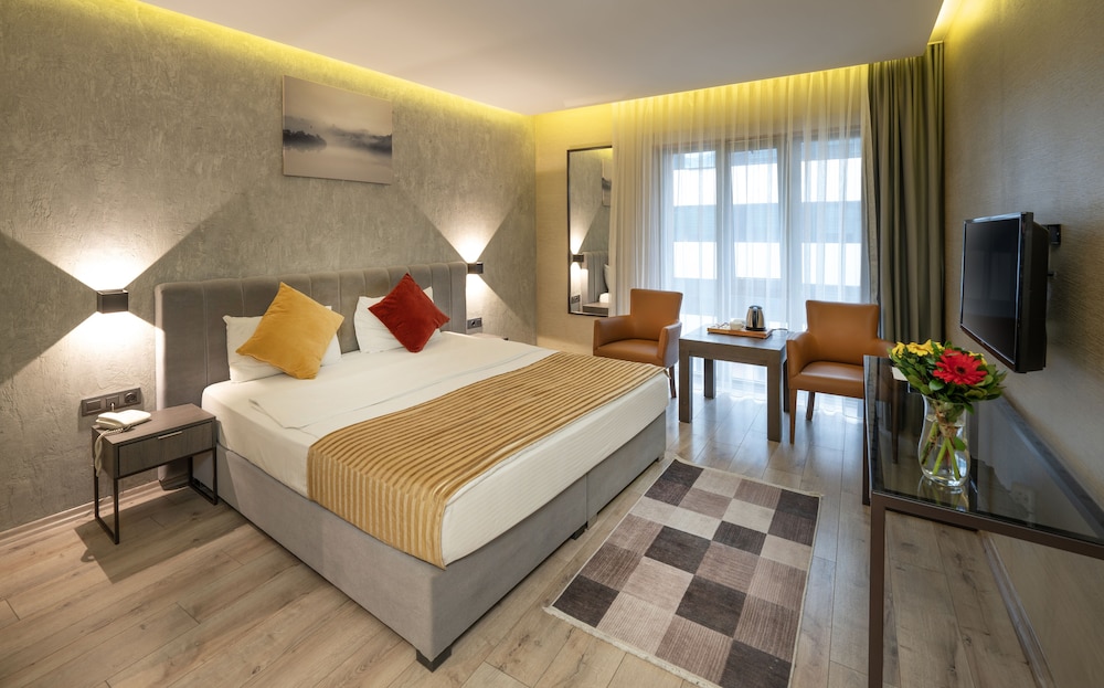 DELUXE, DOUBLE BED