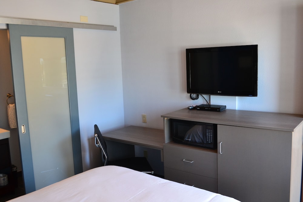 Hillside Lodge 33/43