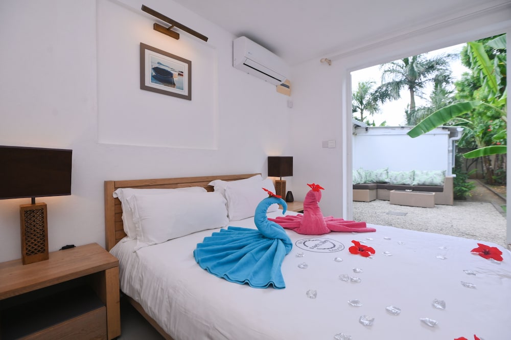 Esprit Libre Restaurant and Guest House 11/53