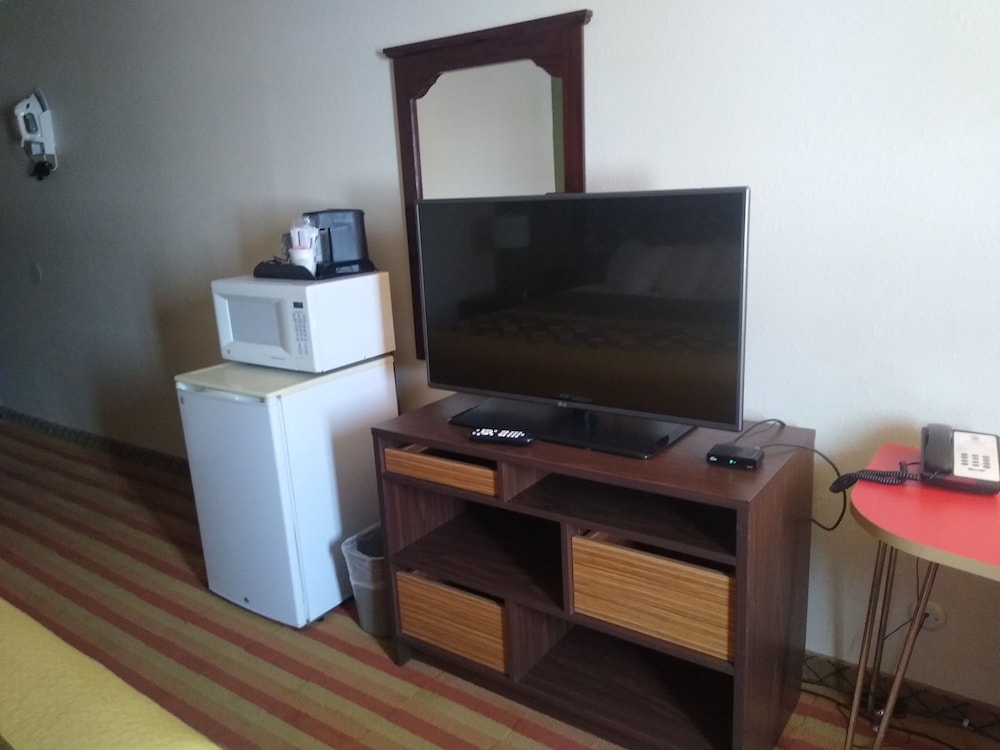 Super 8 by Wyndham Craig 27/35