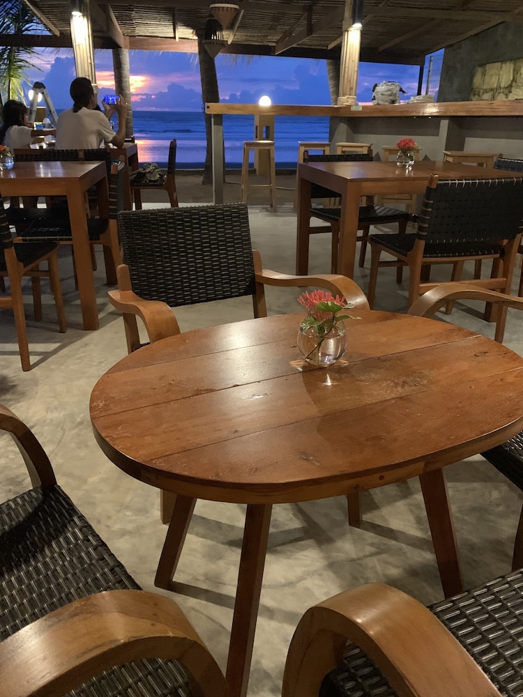 Noble House Beach Resort 41/63