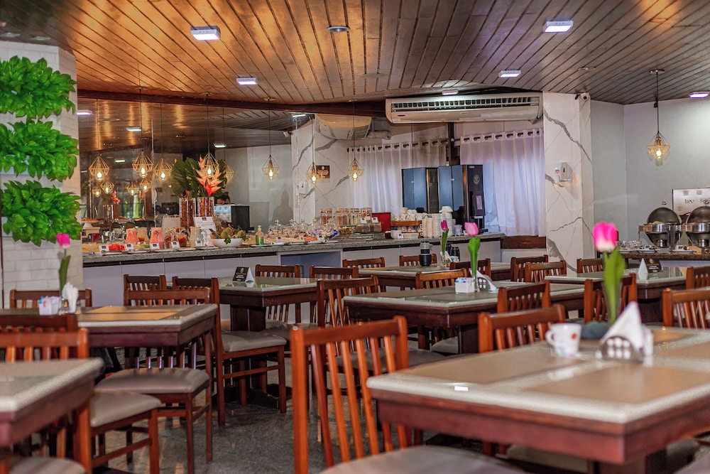 restaurant cafeteria