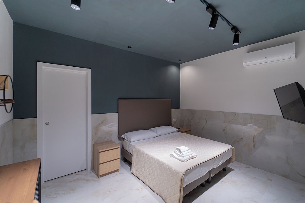 Junior Suite, Studio, Double Bed, City View, Annex