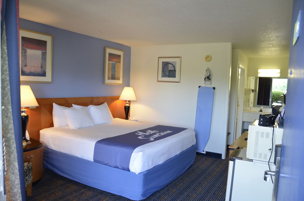 Standard, King Bed, Pet Friendly
