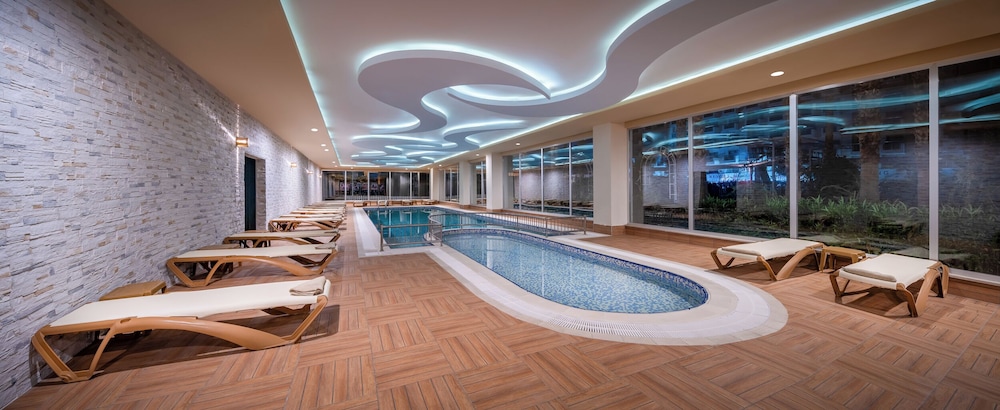 Royal Garden Beach Hotel 19/45