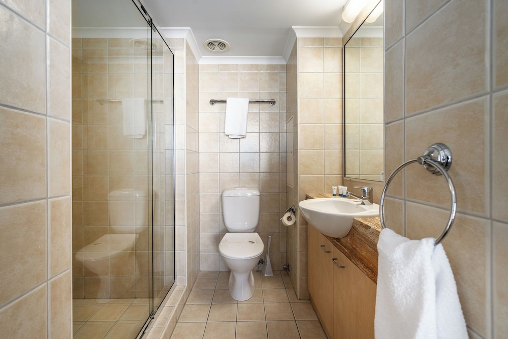 2 Bedrooms, Roof Top, Tower, Pool Side، Rolling Surf Resort 8/9