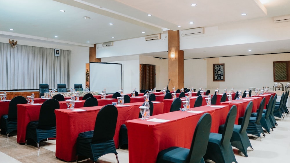 Hotel Montana Malang 50/65
