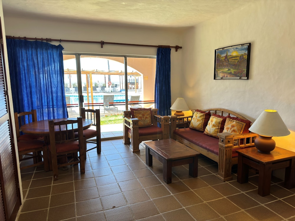 Quijote Inn Hotel 49/67