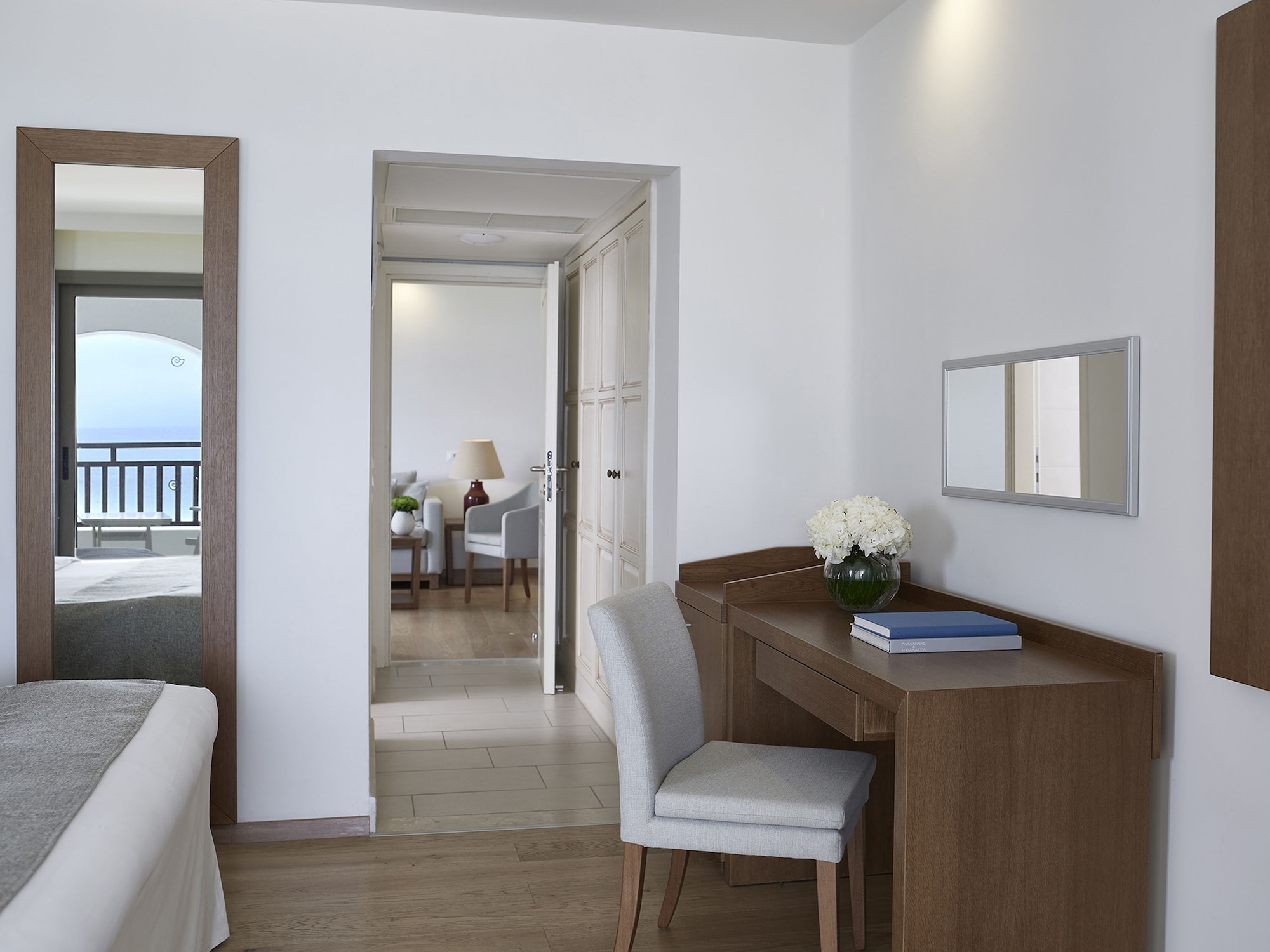 جناح بريميوم بسريرين منفصلين بإطلالة على البحر مع أريكة، Creta Maris Resort 3/4