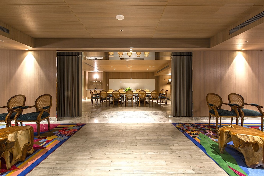 Inhouse Hotel Grand 34/65