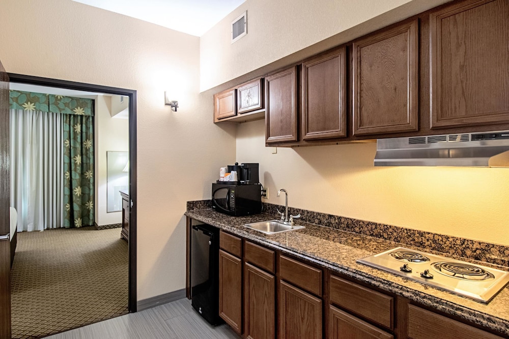 Quality Inn & Suites Robstown TX 23/23