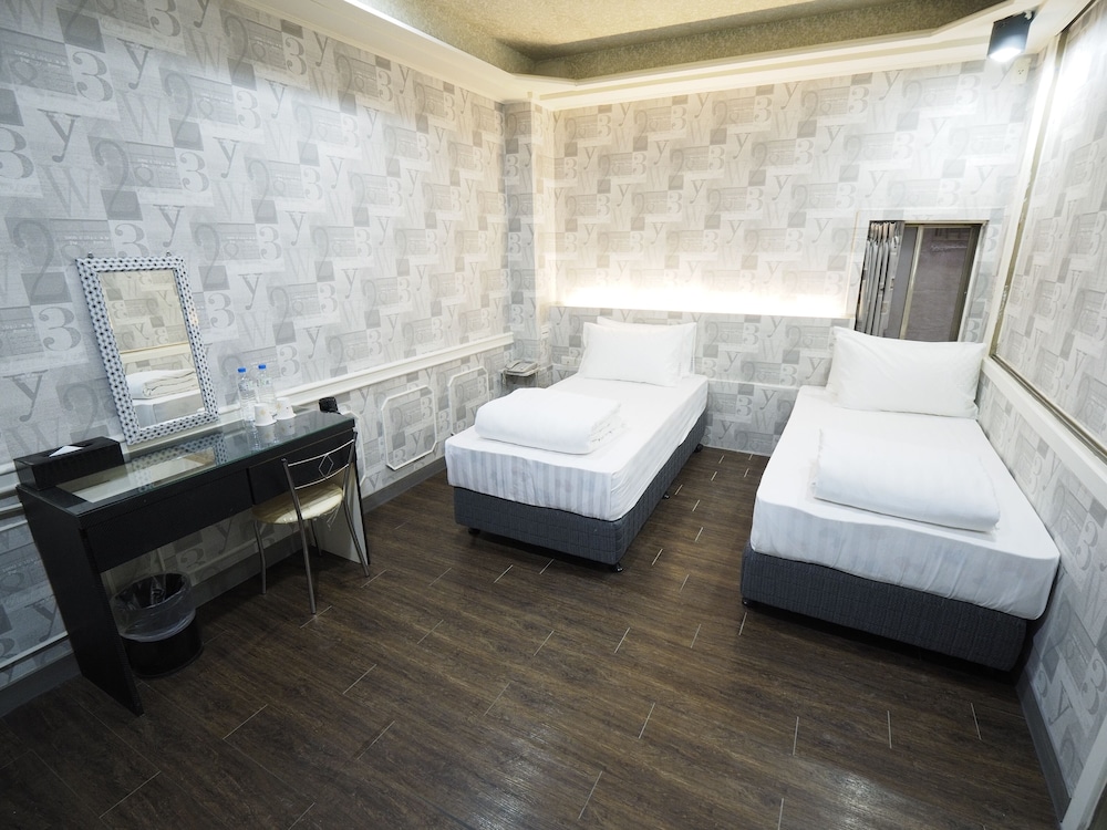 HeYue Hotel 37/55