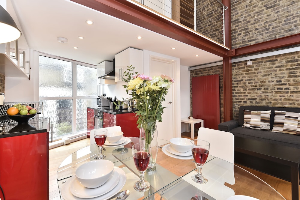 Camden Market Apartments 2/57