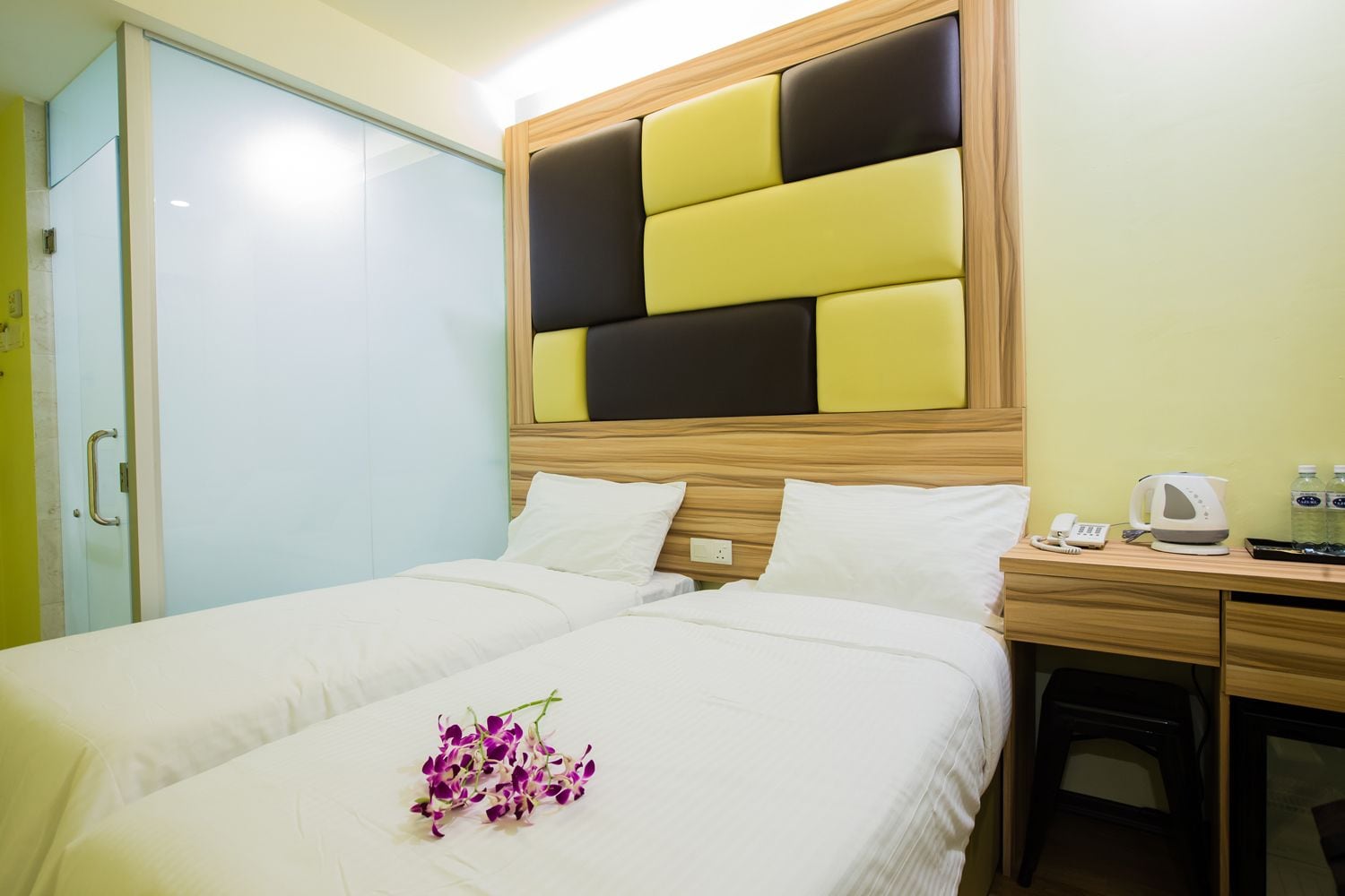 BASIC, TWIN BEDS