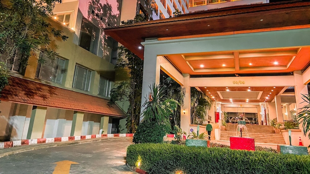 K Park Grand Hotel 6/76
