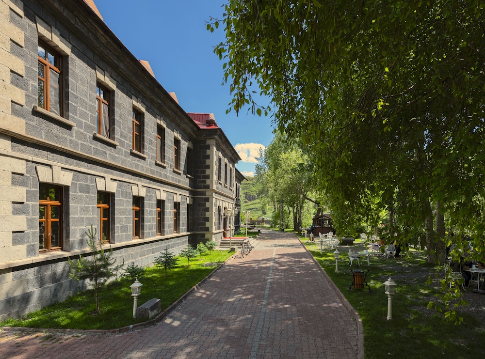 Hotel Katerina Sarayi 36/38
