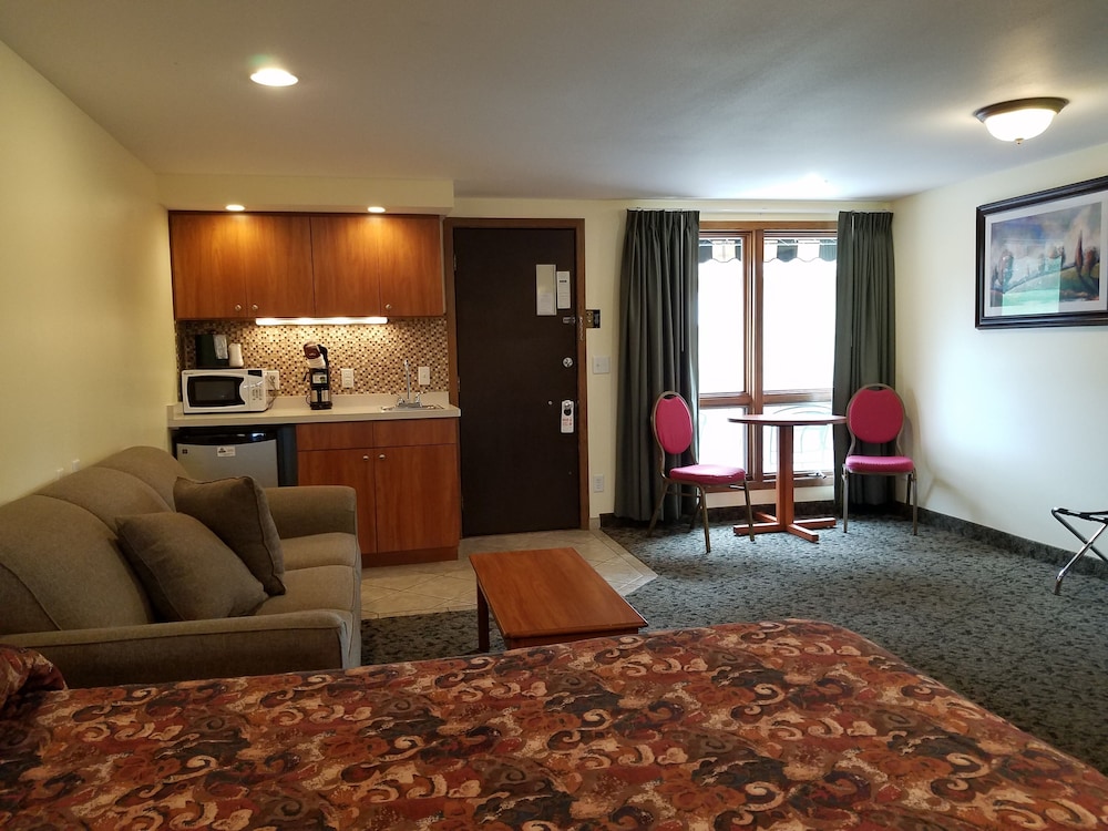 Black Hawk Motel 23/50