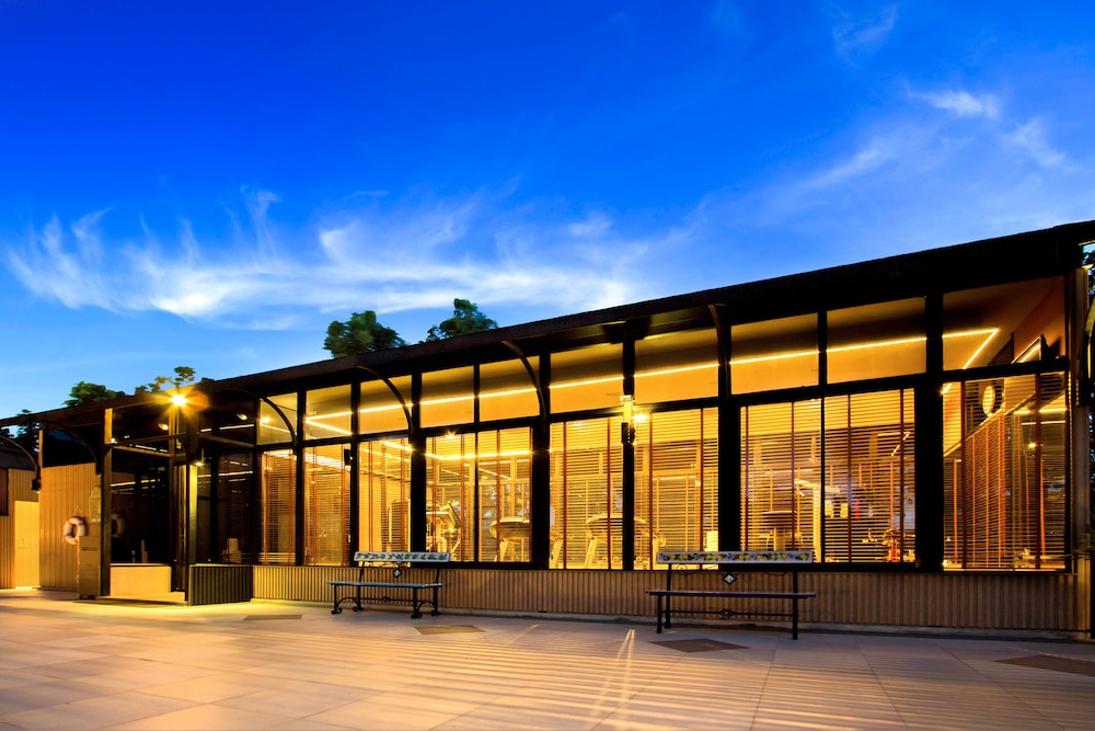 RANCHO CHARNVEE RESORT AND COUNTRY CLUB 3/77