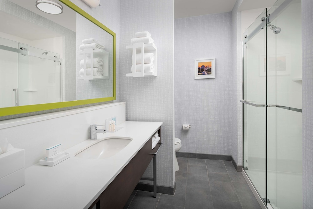 Hampton Inn Suites Lexington Sc 16/39