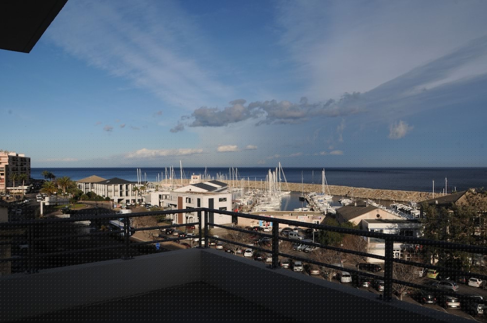 Hotel Port Toga 7/62