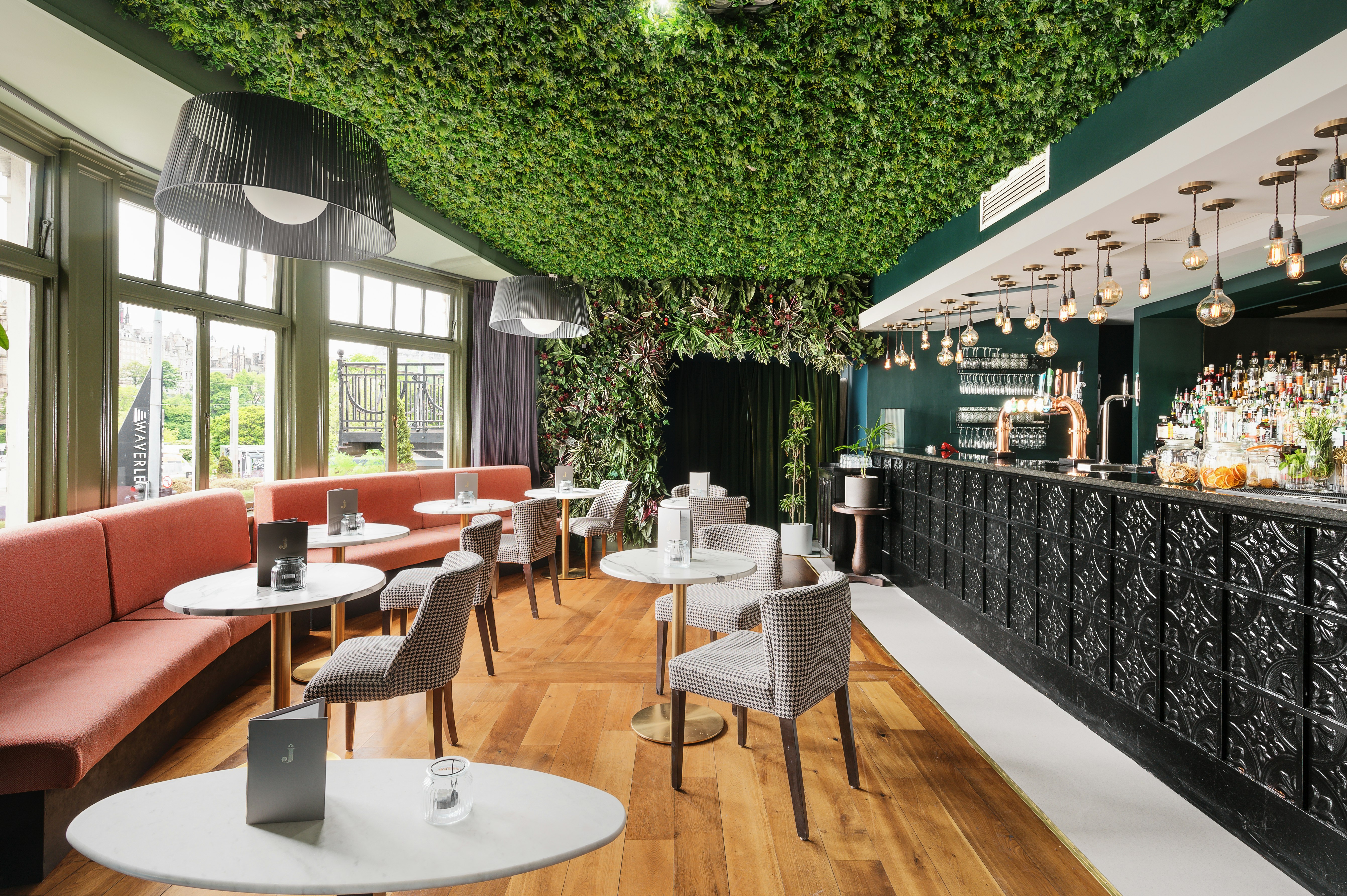 Hotel Indigo Edinburgh - Princes Street, an IHG Hotel (ex Royal British) 64/82