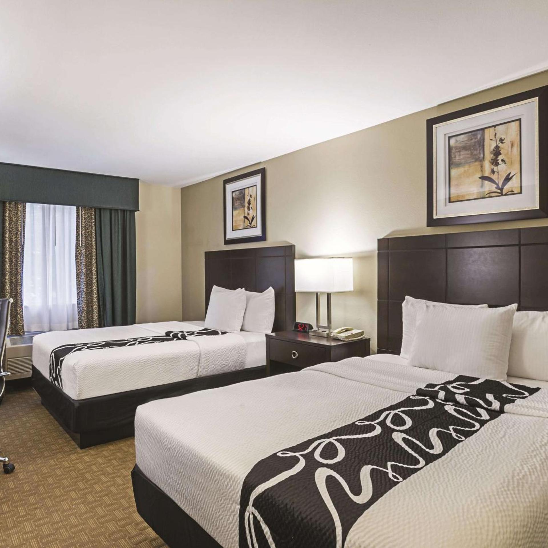 Deluxe, 2 Queen Beds