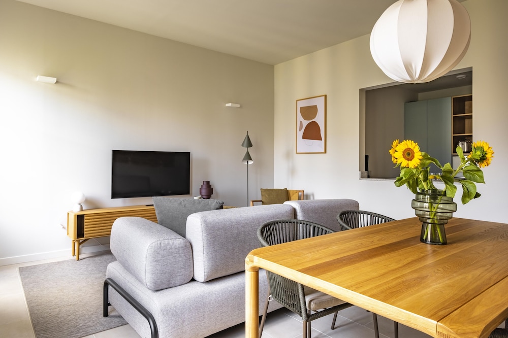 Aspasios Garden Apartments 22/46