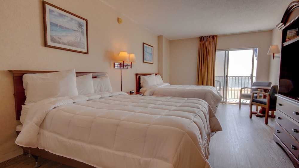 ROOM, 2 QUEEN BEDS, OCEAN FRONT, JETTED TUB